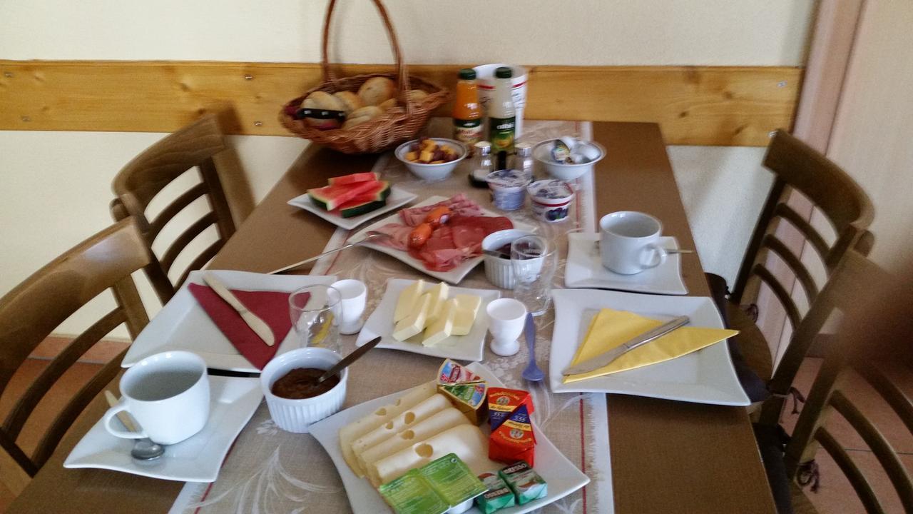 Gasthaus ,,Zum Schwarzen Baer" Gusten Eksteriør billede